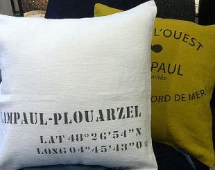 Pillow square  LAMPAUL-PLOUARZEL Latitude/Longitude